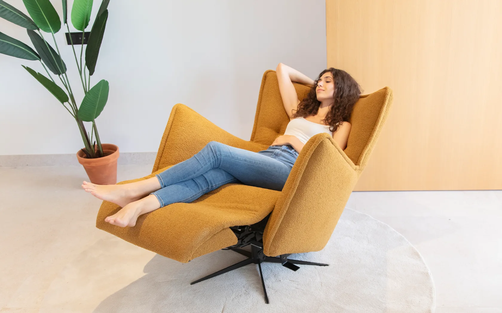 Simone yellow sheepskin relaxation armchair