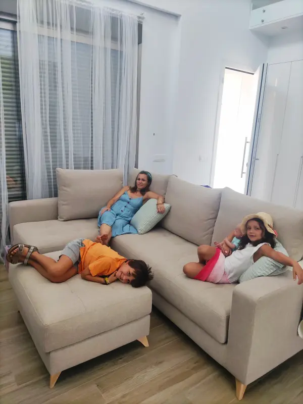 Disfrutando de la comodidad en familia