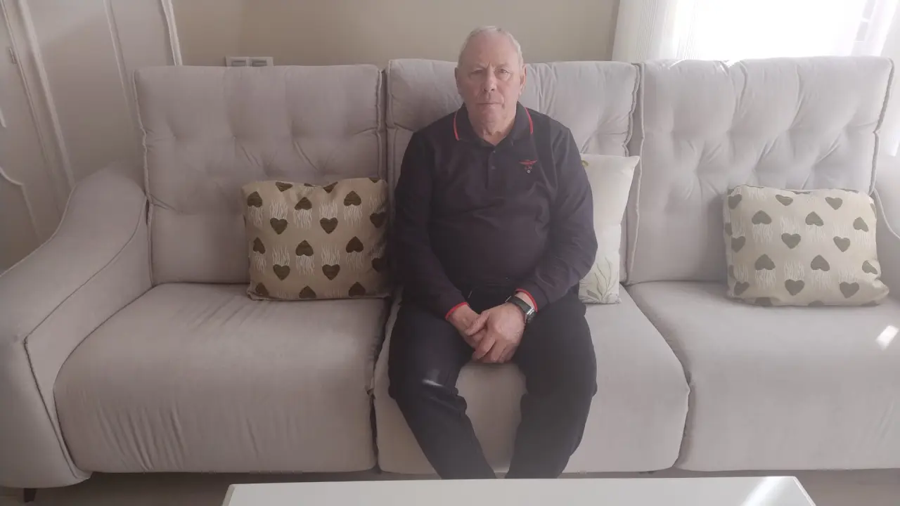 Disfrutando del nuevo sofa