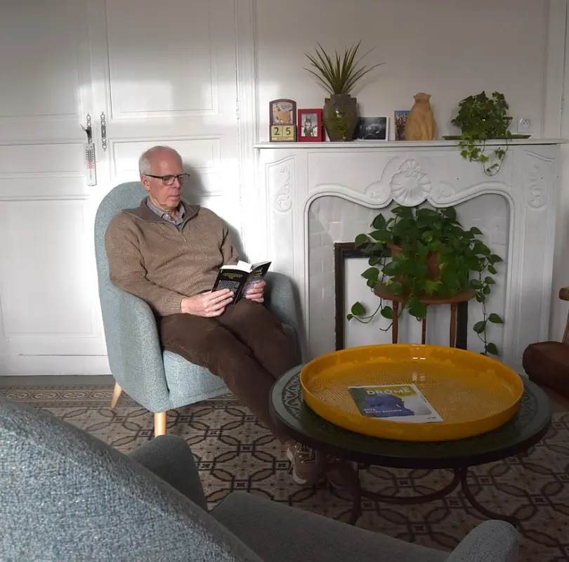 Bon fauteuil ! Bonne lecture ! Beau soleil !