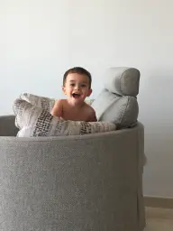 Me divierto en mi trono