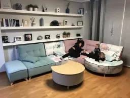 Mientras la bruja duerme, ellos hacen fechorías!