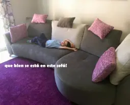 Que bien se está en este sofa!