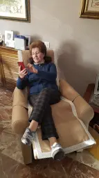 Disfrutando mi sillón Decorado en navidad