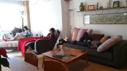 CADA UNO EN SU MUNDO