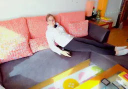 Disfrutando del sofá