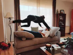 La lucha por el sofá