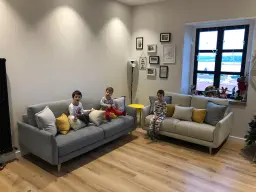 Estrenado sofá muy sentaditos