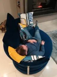 Moment de détente au coin du feu