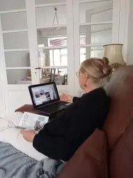 Une chaise longue adaptée aux activités du quotidien