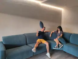 Felicidad. Tenemos la casa vacía pero un sofá TOP