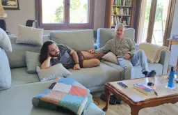 Vagueando en el sofá