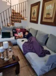 EL OKUPA NO DEJA LA CHAISLONGUE