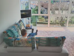 Hace un día estupendo¿Te quedas conmigo en casa?