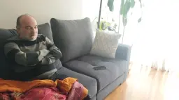 El campeón en su sofa