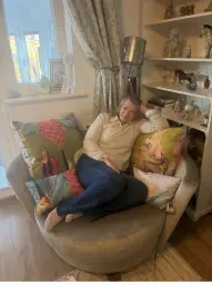 Comfy cuddle chair