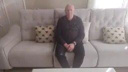 Disfrutando del nuevo sofa