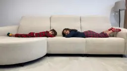 LOS REYES DEL SOFA