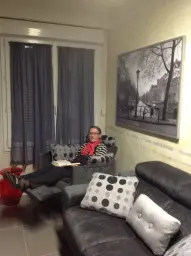 Grand maman se repose sur le fameux Fama !