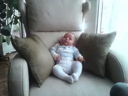 Que comodo esta el  Bebe