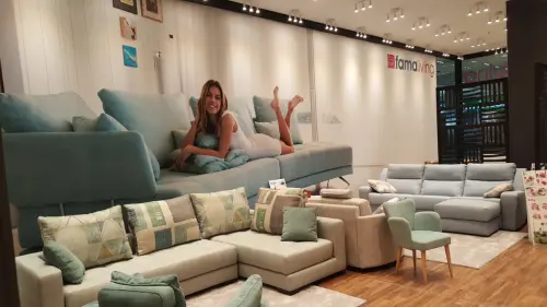 Geslaagd schade foto New Famaliving store in Valencia. - News | Fama Sofas