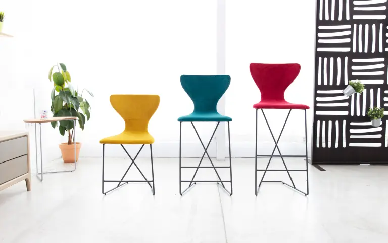 Denzel taburete Fama 2020 05