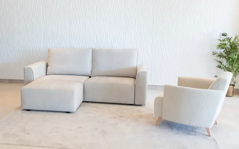 Nora preiswertes modulares Sofa in neutralem Ton