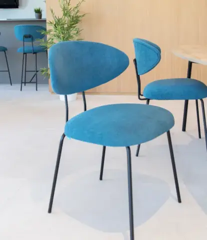 Silla Nereida con respaldo basculante que se adapta a la espalda